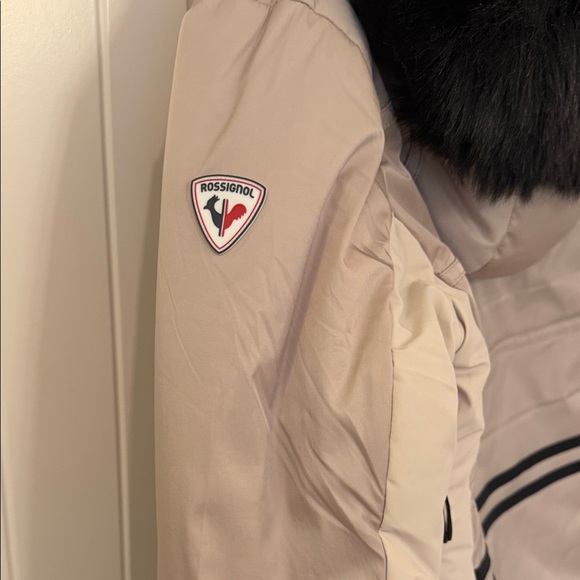 Rossignol Women's Beige Ski Jacket with Black Details - Picture 6 of 10